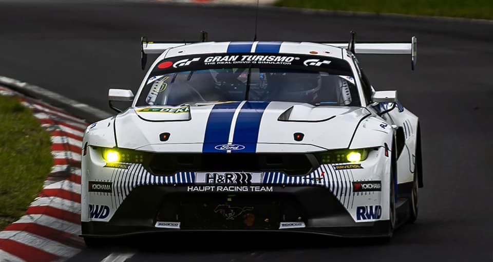YOKOHAMA ADVAN-Equipped Car Wins Round 8 of the Nürburgring Langstrecken-Serie